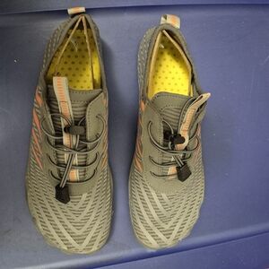 Women's Breathable Barefoot Shoes Size 10.5